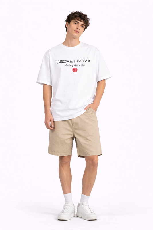 Camiseta Blanca Secret Nova para Hombre – Logo Frontal con Rosa | Estilo Streetwear Premium