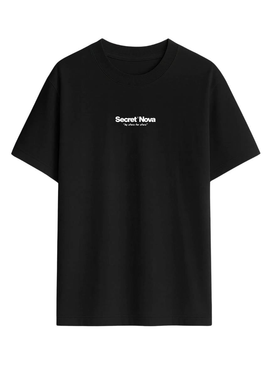 Camiseta Negra Oversize con Diseño de Coche de Carreras – Streetwear Racing Secret Nova
