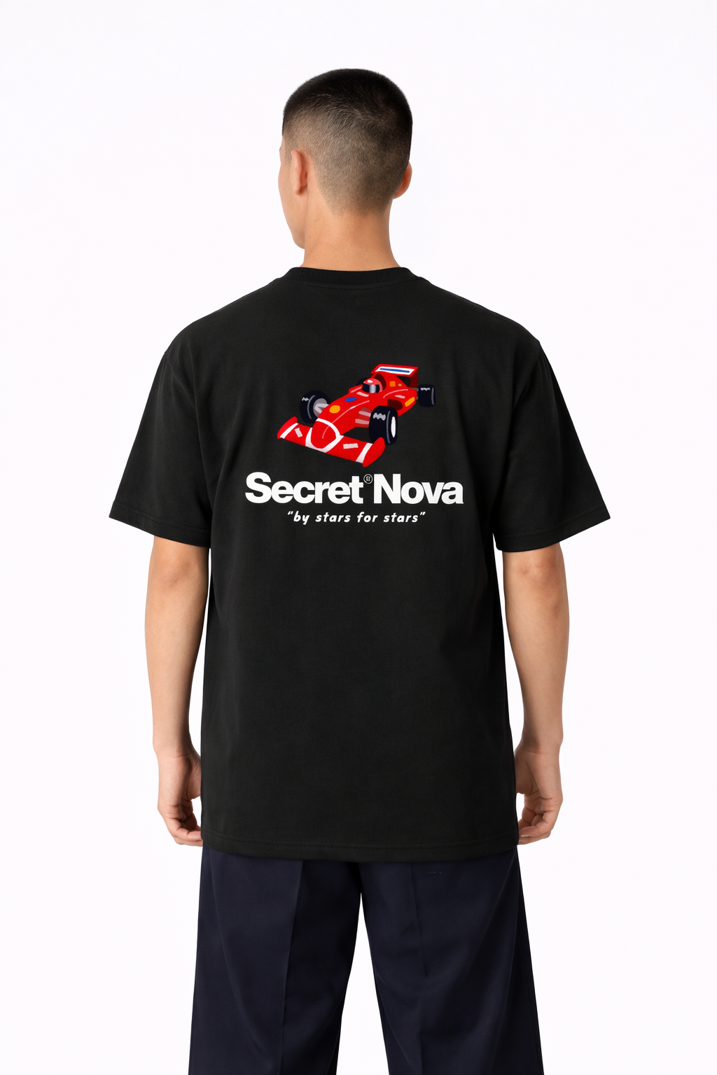 Camiseta Negra Oversize con Diseño de Coche de Carreras – Streetwear Racing Secret Nova
